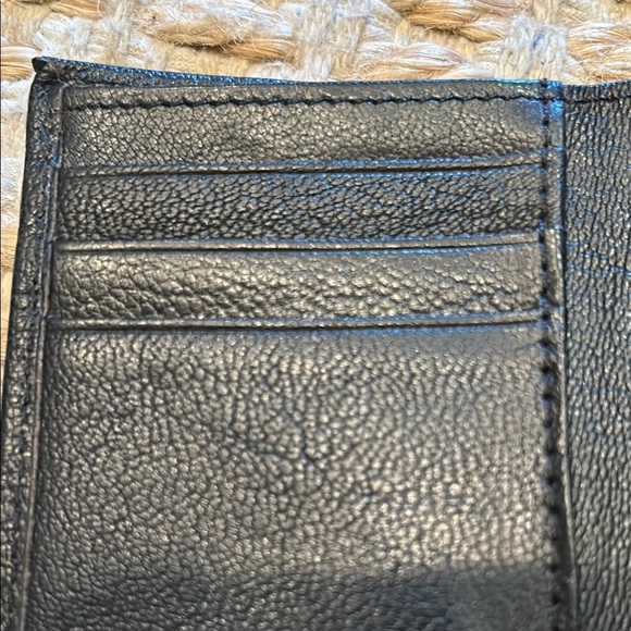 True Religion Black Key Card Holder with Horseshoe Emblem-tri-fold - Picture 5 of 10